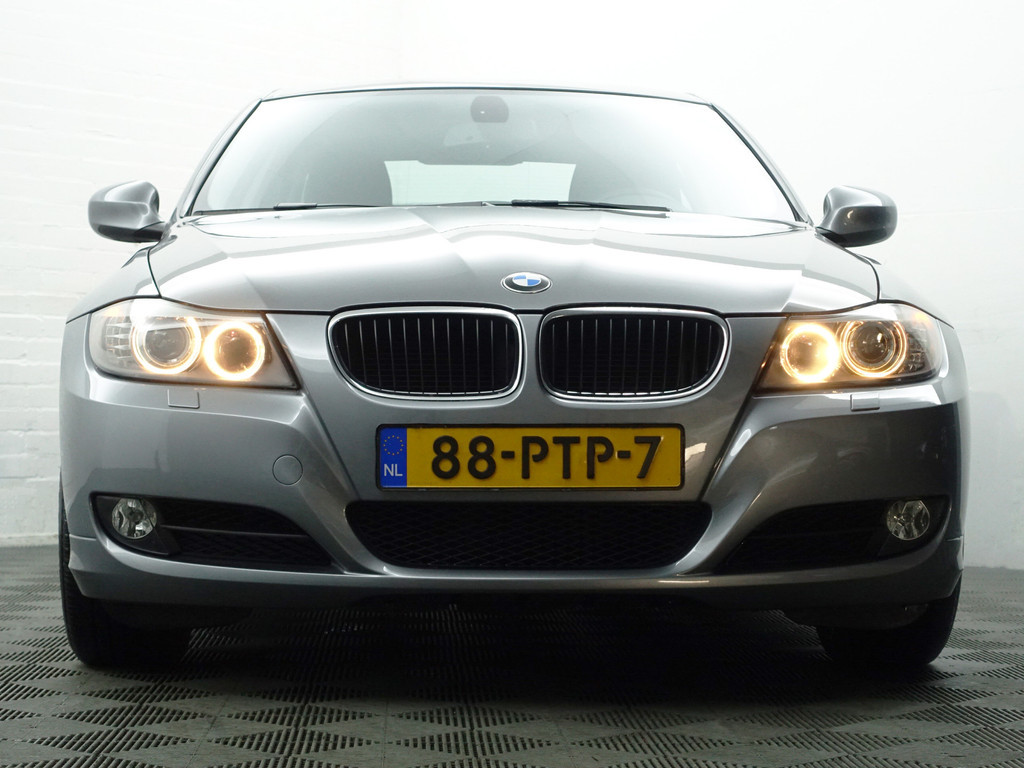 
								BMW 3 Serie 318i High Executive- NAP 103dkm, Dealer Onderhouden, Navi, Park Assist, Xenon vol									