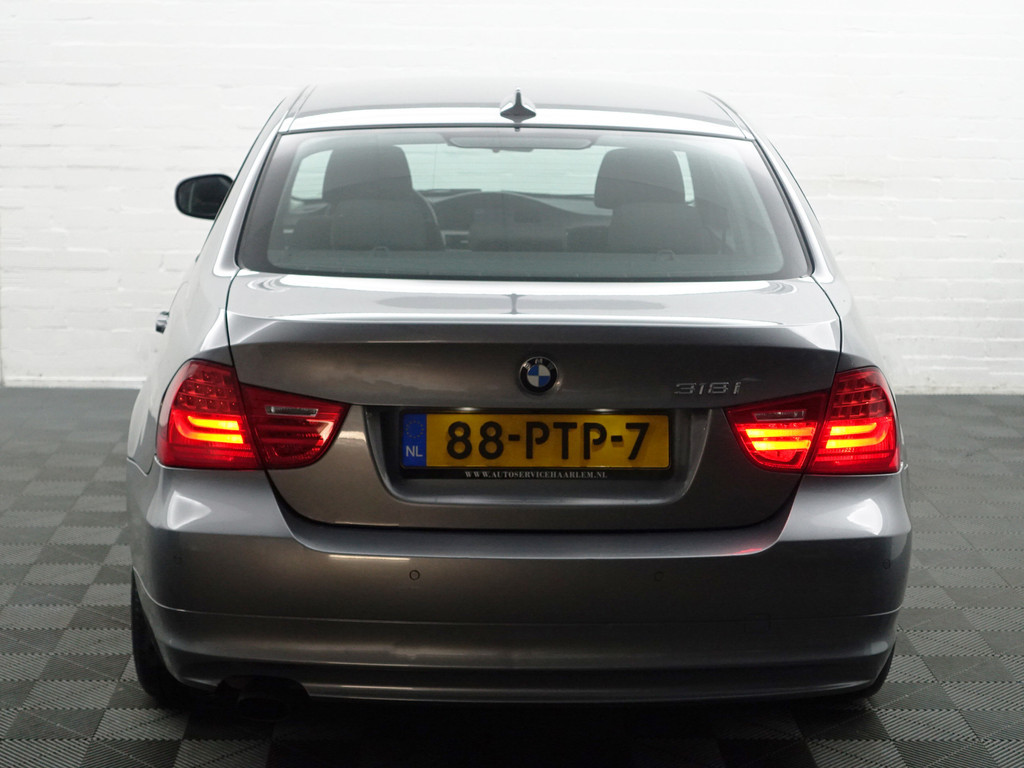 
								BMW 3 Serie 318i High Executive- NAP 103dkm, Dealer Onderhouden, Navi, Park Assist, Xenon vol									