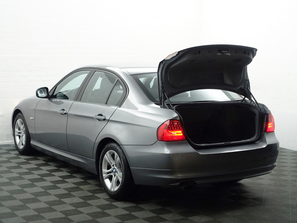
								BMW 3 Serie 318i High Executive- NAP 103dkm, Dealer Onderhouden, Navi, Park Assist, Xenon vol									