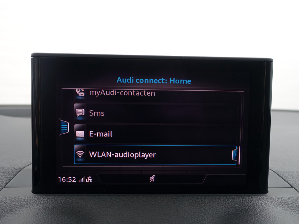 
Audi Q2 1.0 TFSI S-line Aut- Two Tone, Navi, Park Assist, Led, Cruise, Trekhaak vol									