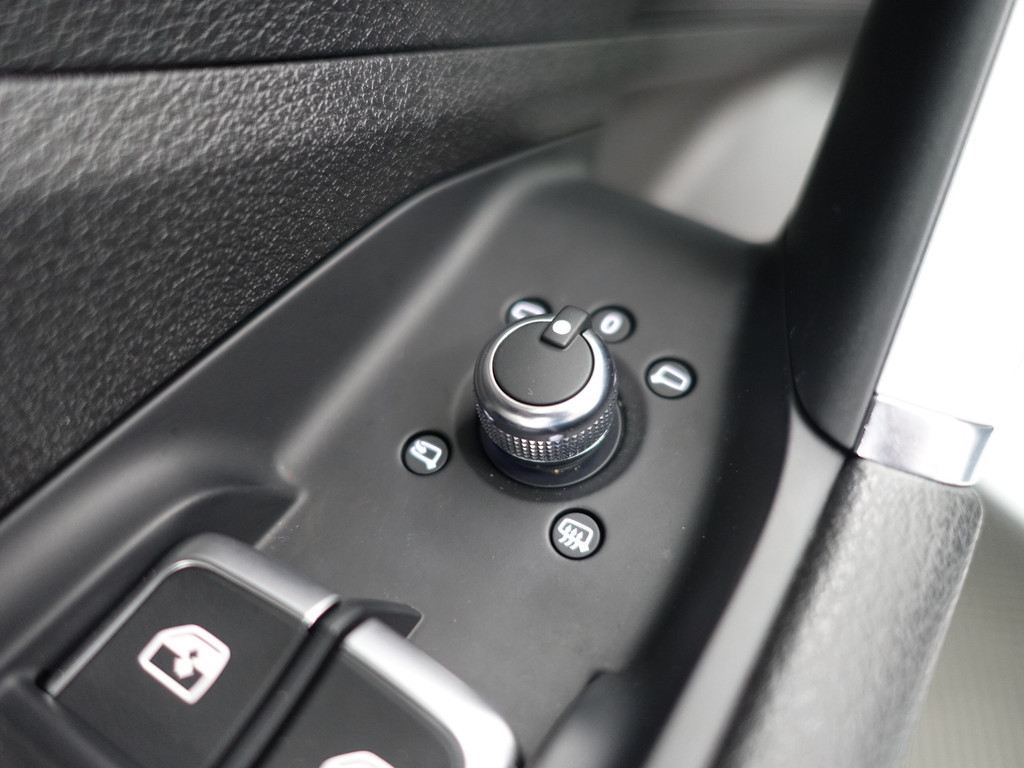 
Audi Q2 1.0 TFSI S-line Aut- Two Tone, Navi, Park Assist, Led, Cruise, Trekhaak vol									