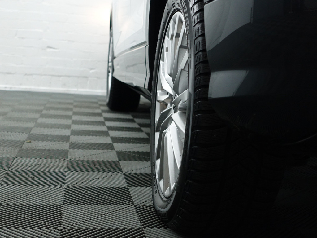 
Audi Q2 1.0 TFSI S-line Aut- Two Tone, Navi, Park Assist, Led, Cruise, Trekhaak vol									