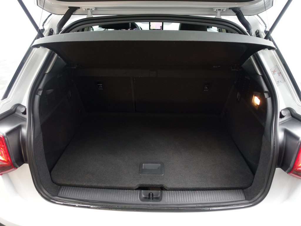 
Audi Q2 1.0 TFSI S-line Aut- Two Tone, Navi, Park Assist, Led, Cruise, Trekhaak vol									