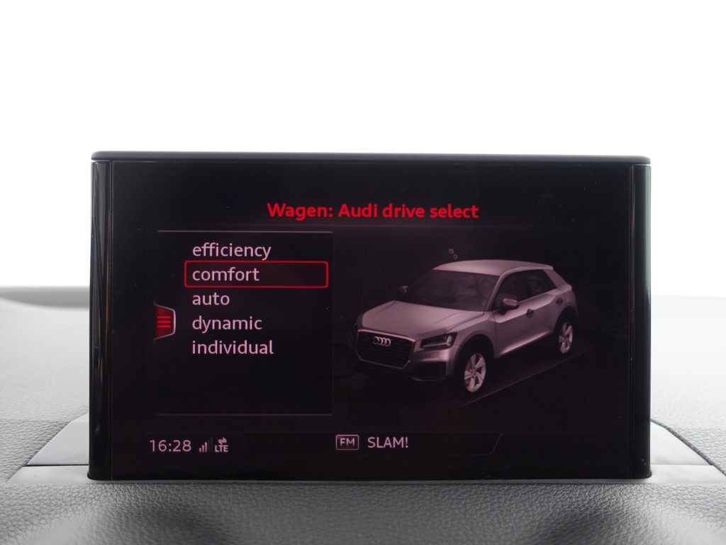 
Audi Q2 35 TFSI S-line Aut- Sfeerverlichting, Dynamic Select, Park Assist, Cruise, Clima vol									