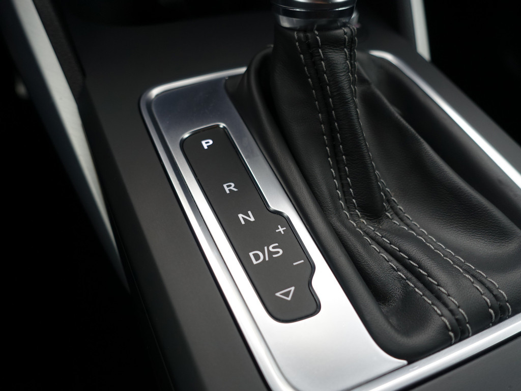 
Audi Q2 1.4 TFSI 150pk S Line Aut- Xenon Led, Camera, Park Assist, Pre sense, Sport Leder Interieur vol									