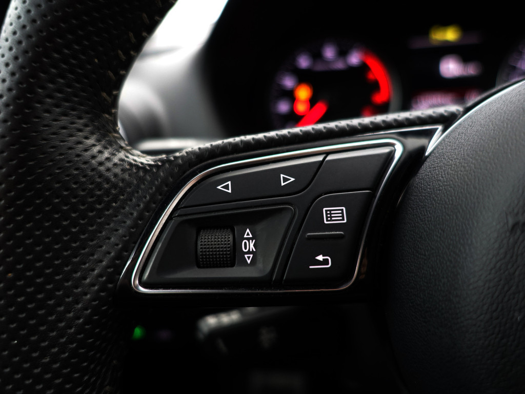 
Audi Q2 1.4 TFSI 150pk S Line Aut- Xenon Led, Camera, Park Assist, Pre sense, Sport Leder Interieur vol									