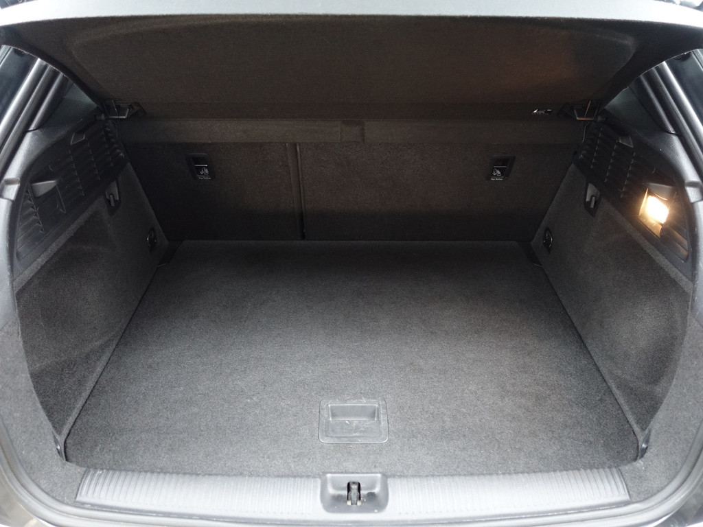 
Audi Q2 1.4 TFSI 150pk S Line Aut- Xenon Led, Camera, Park Assist, Pre sense, Sport Leder Interieur vol									