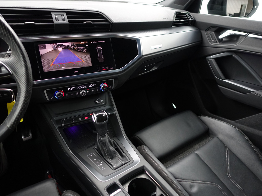 
								Audi Q3 35 TFSI S Competition Black Optic Aut- Sfeerverlichting, Bang Olufsen, CarPlay, Xenon Led, Camera, Park Assist vol									