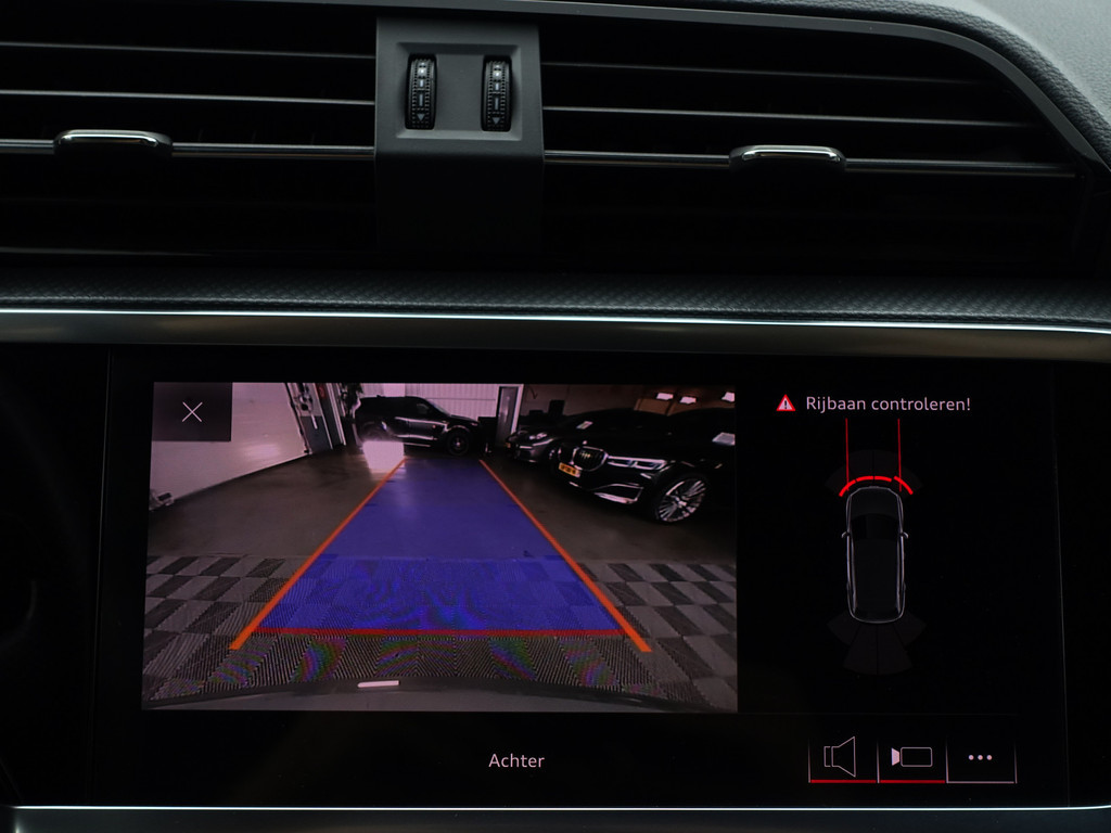 
								Audi Q3 35 TFSI S Competition Black Optic Aut- Sfeerverlichting, Bang Olufsen, CarPlay, Xenon Led, Camera, Park Assist vol									