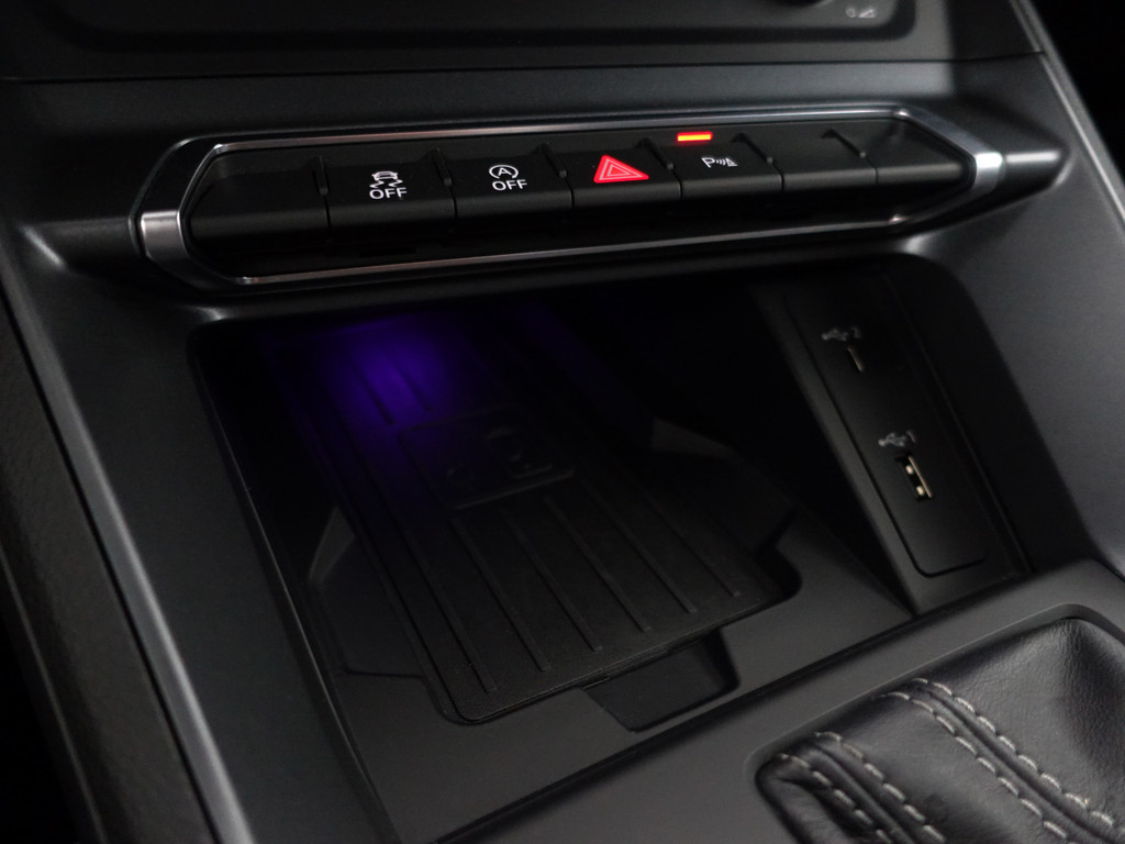 
								Audi Q3 35 TFSI S Competition Black Optic Aut- Sfeerverlichting, Bang Olufsen, CarPlay, Xenon Led, Camera, Park Assist vol									