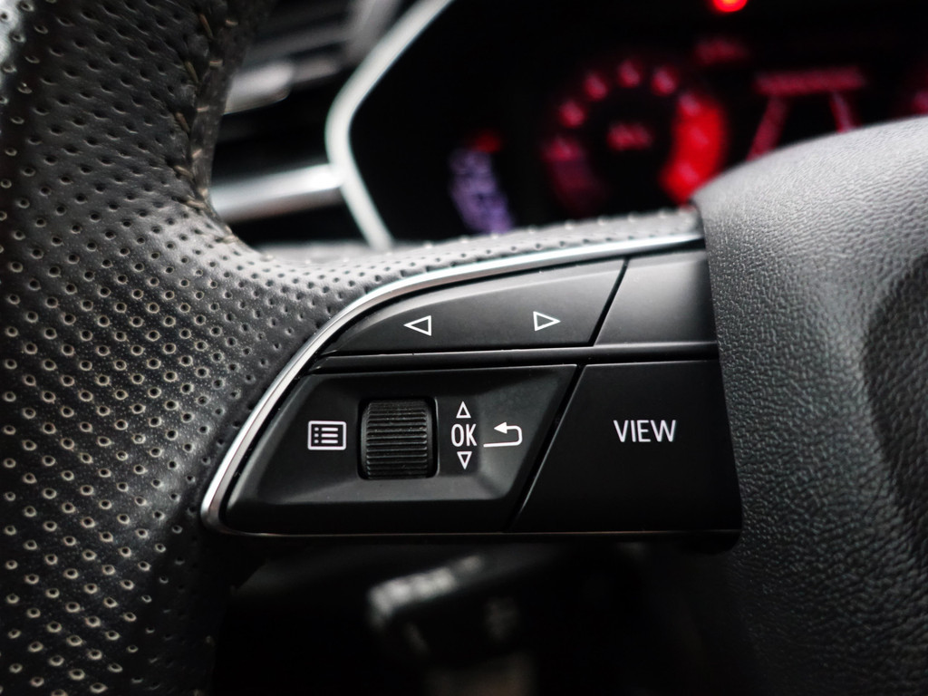
								Audi Q3 35 TFSI S Competition Black Optic Aut- Sfeerverlichting, Bang Olufsen, CarPlay, Xenon Led, Camera, Park Assist vol									