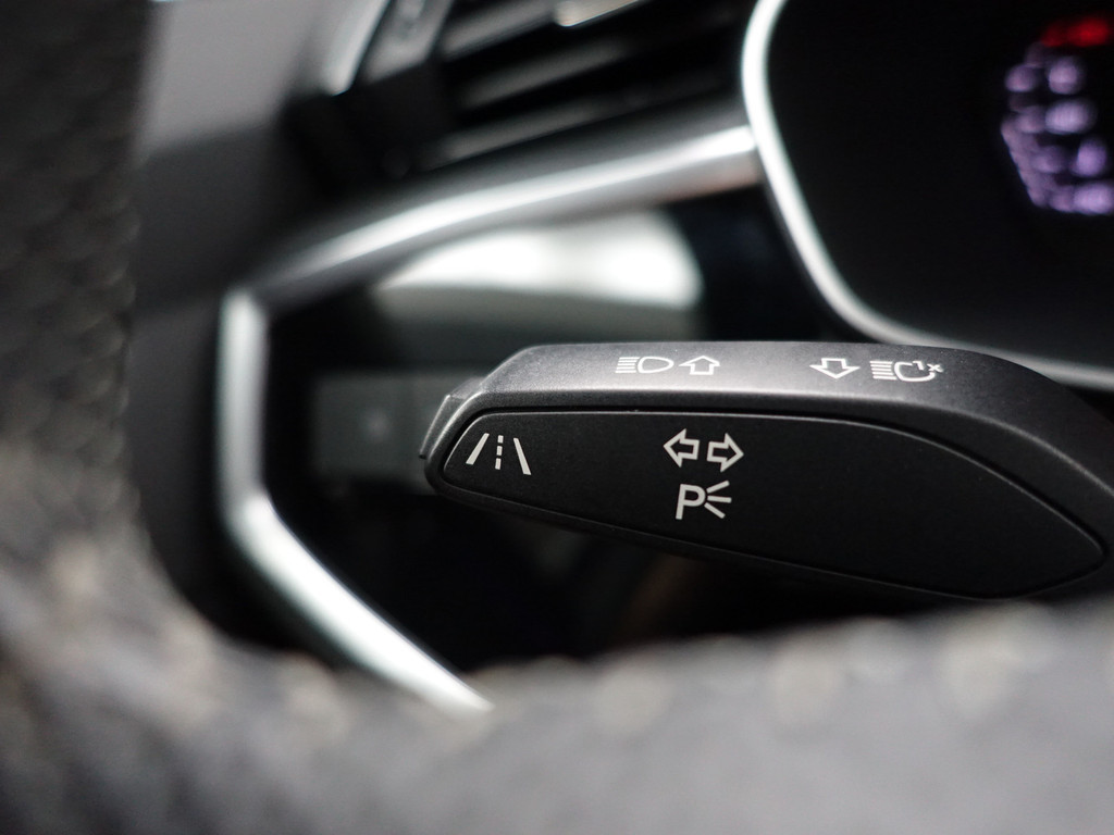 
								Audi Q3 35 TFSI S Competition Black Optic Aut- Sfeerverlichting, Bang Olufsen, CarPlay, Xenon Led, Camera, Park Assist vol									