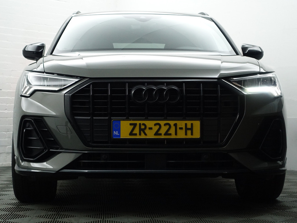 
								Audi Q3 35 TFSI S Competition Black Optic Aut- Sfeerverlichting, Bang Olufsen, CarPlay, Xenon Led, Camera, Park Assist vol									