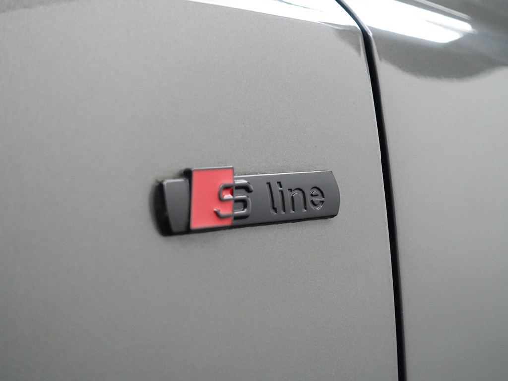 
								Audi Q3 35 TFSI S Competition Black Optic Aut- Sfeerverlichting, Bang Olufsen, CarPlay, Xenon Led, Camera, Park Assist vol									