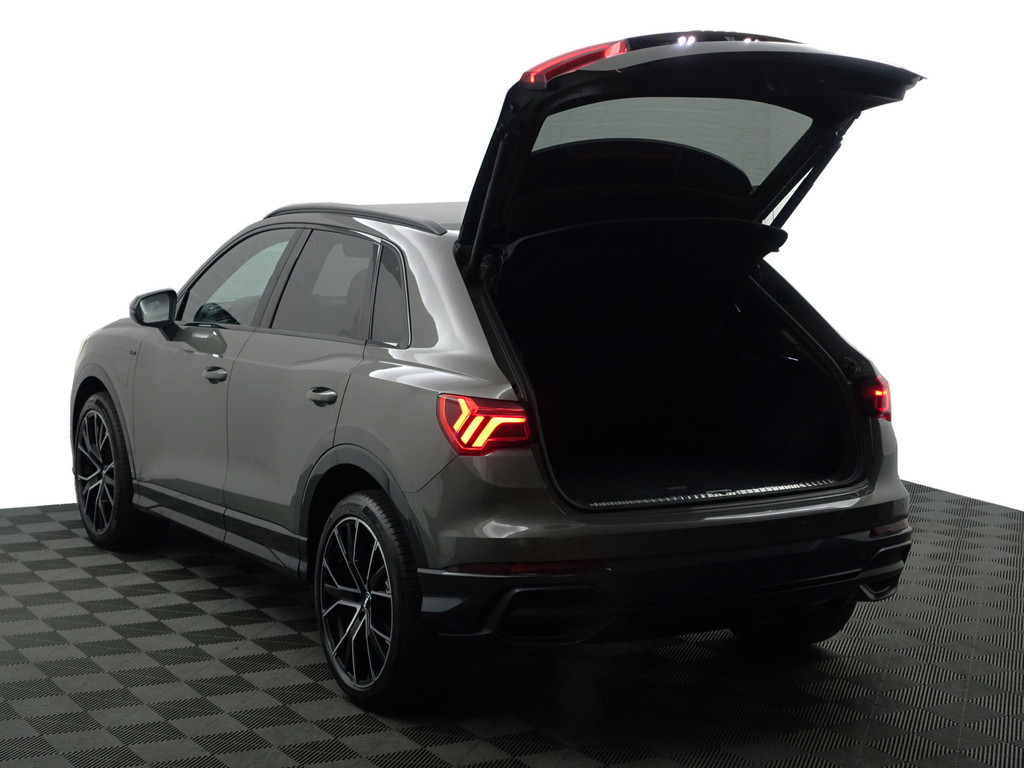 
								Audi Q3 35 TFSI S Competition Black Optic Aut- Sfeerverlichting, Bang Olufsen, CarPlay, Xenon Led, Camera, Park Assist vol									