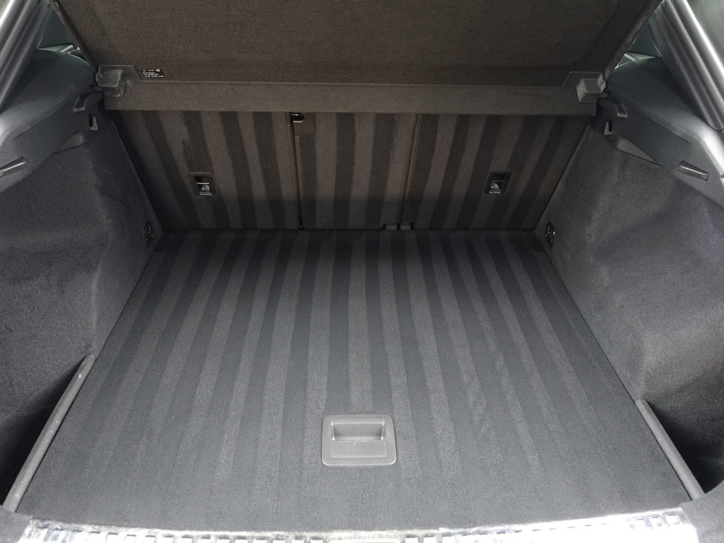 
								Audi Q3 35 TFSI S Competition Black Optic Aut- Sfeerverlichting, Bang Olufsen, CarPlay, Xenon Led, Camera, Park Assist vol									