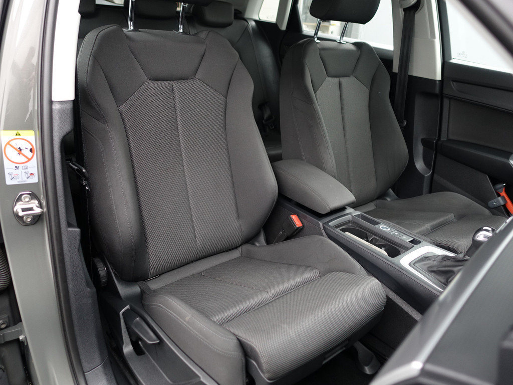 
Audi Q3 35 TFSI S Line Black Optic Aut- Virtual Cockpit, Xenon Led, CarPlay, Sport Interieur, Lane Assist vol									