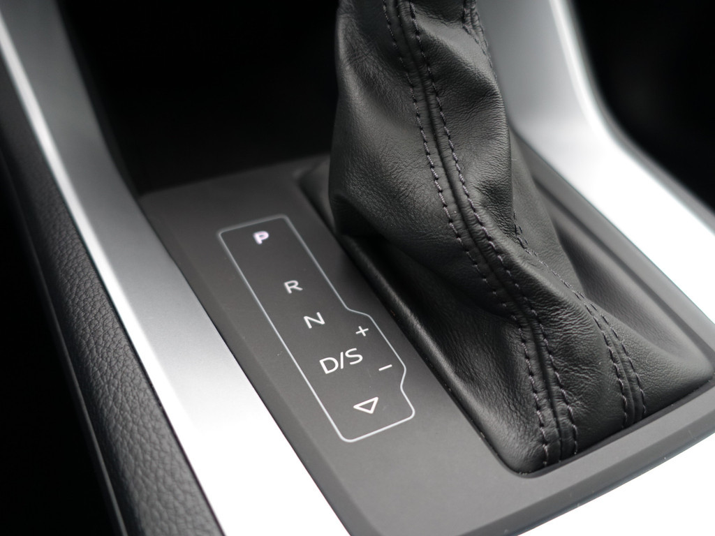 
Audi Q3 35 TFSI S Line Black Optic Aut- Virtual Cockpit, Xenon Led, CarPlay, Sport Interieur, Lane Assist vol									