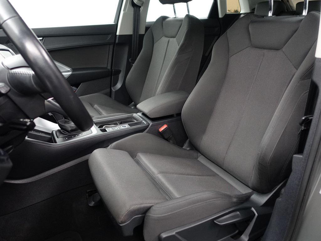 
Audi Q3 35 TFSI S Line Black Optic Aut- Virtual Cockpit, Xenon Led, CarPlay, Sport Interieur, Lane Assist vol									