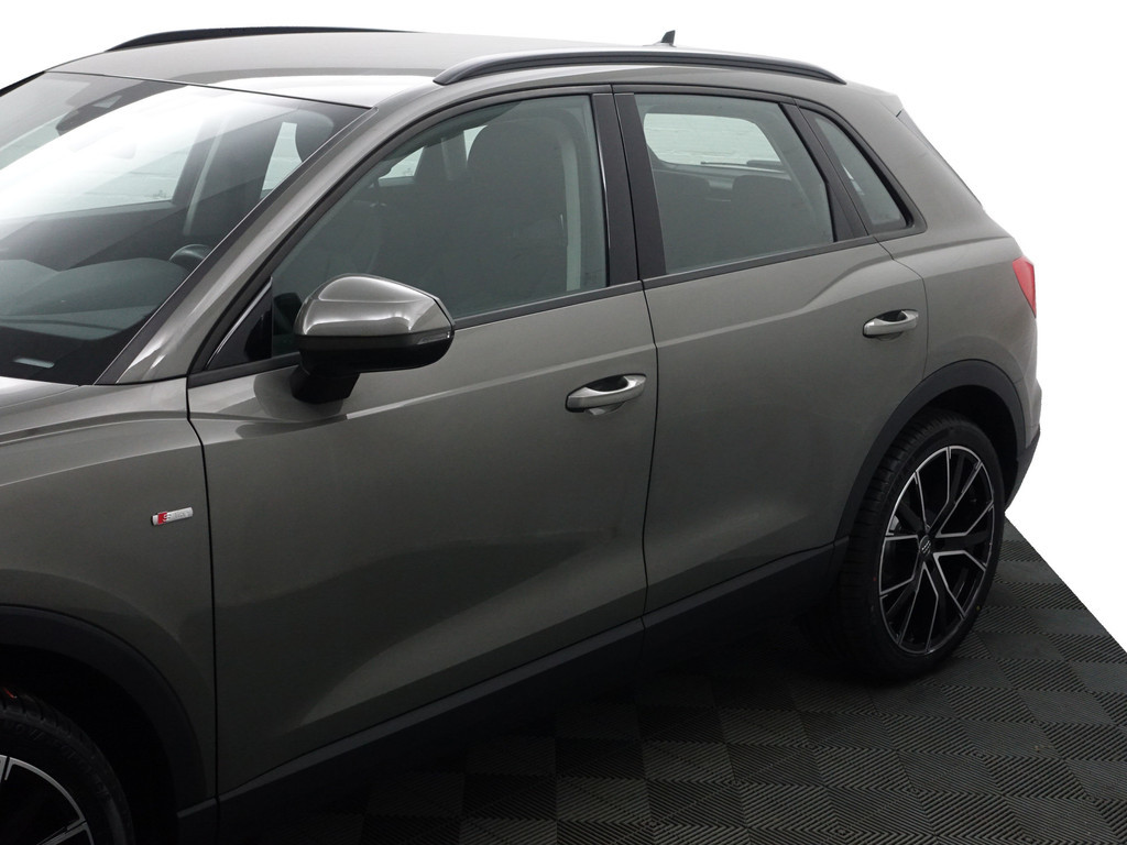 
Audi Q3 35 TFSI S Line Black Optic Aut- Virtual Cockpit, Xenon Led, CarPlay, Sport Interieur, Lane Assist vol									