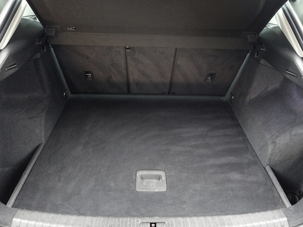 
Audi Q3 35 TFSI S Line Black Optic Aut- Virtual Cockpit, Xenon Led, CarPlay, Sport Interieur, Lane Assist vol									