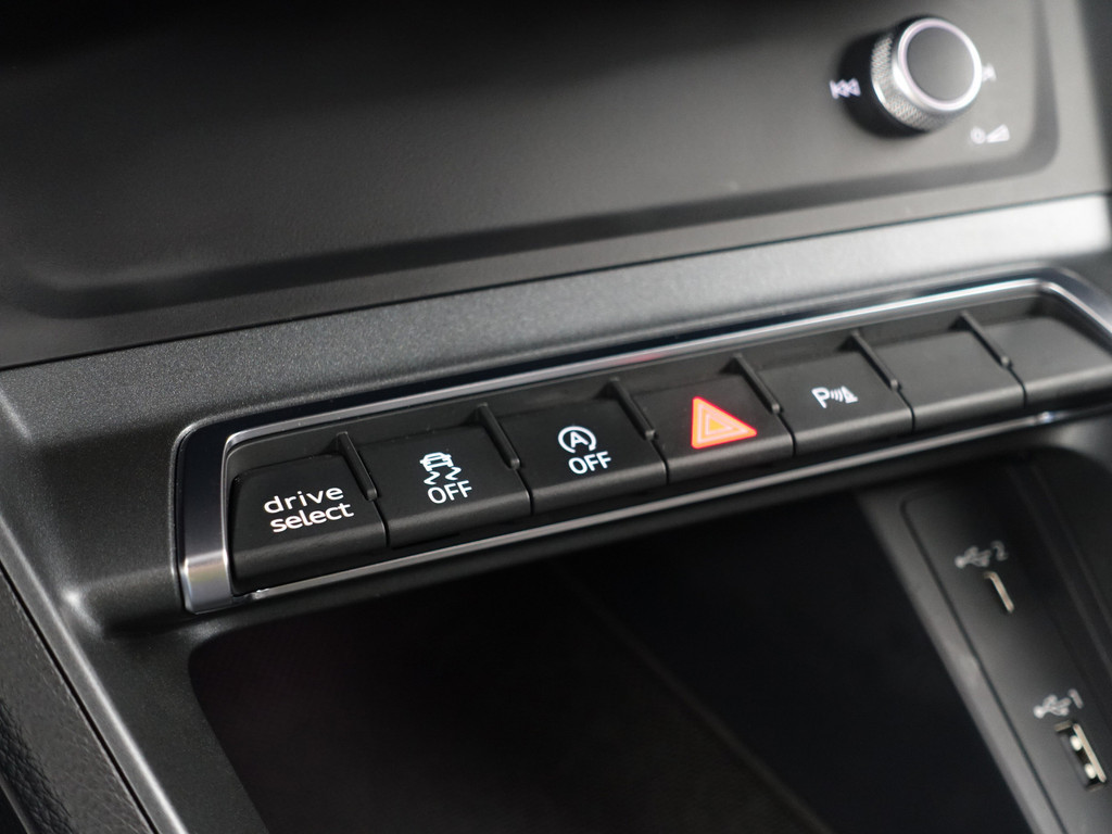 
Audi Q3 Sportback 35 TFSI S Line Aut- CarPlay, Xenon Led, Sfeerverlichting, Dynamic Select, Virtual Cockpit, Camera, Park Assist vol									