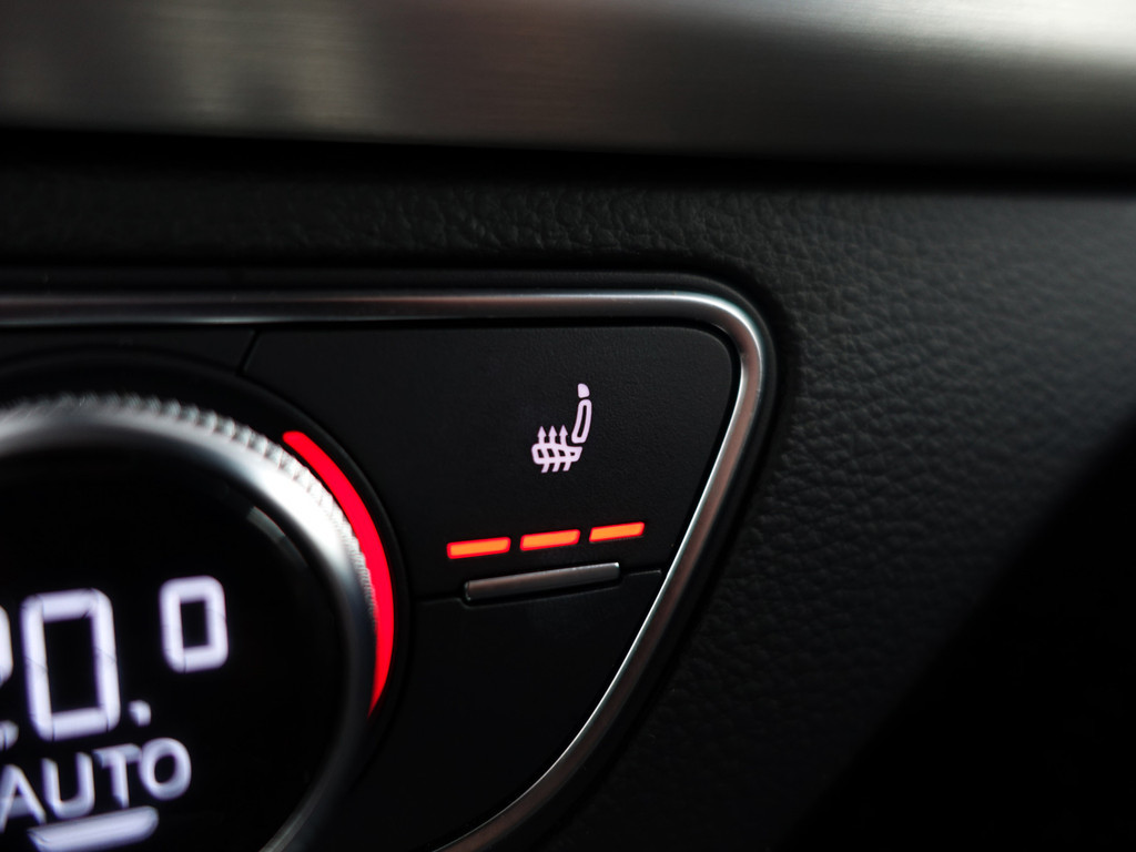
								Audi Q5 45 TFSI Quattro S Line Aut- Panodak, Bang Olufsen, Memory, Standkachel, Keyless, Ada Cruise, Xenon Led vol									