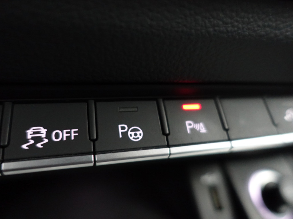 
								Audi Q5 45 TFSI Quattro S Line Aut- Panodak, Bang Olufsen, Memory, Standkachel, Keyless, Ada Cruise, Xenon Led vol									