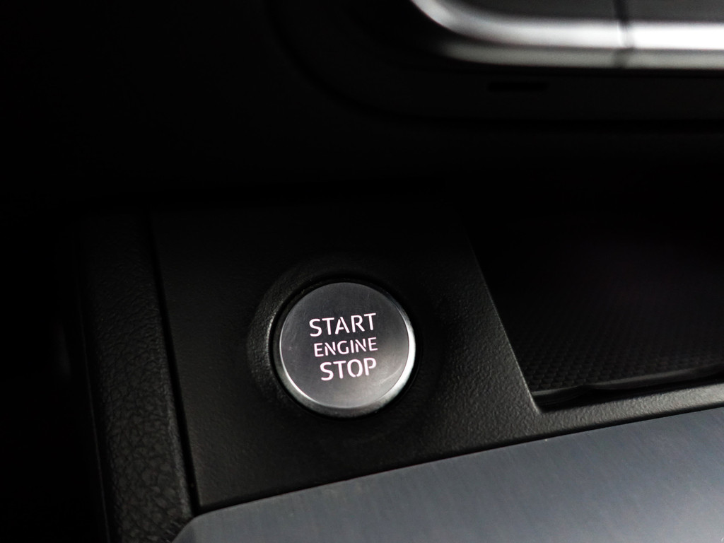 
								Audi Q5 45 TFSI Quattro S Line Aut- Panodak, Bang Olufsen, Memory, Standkachel, Keyless, Ada Cruise, Xenon Led vol									