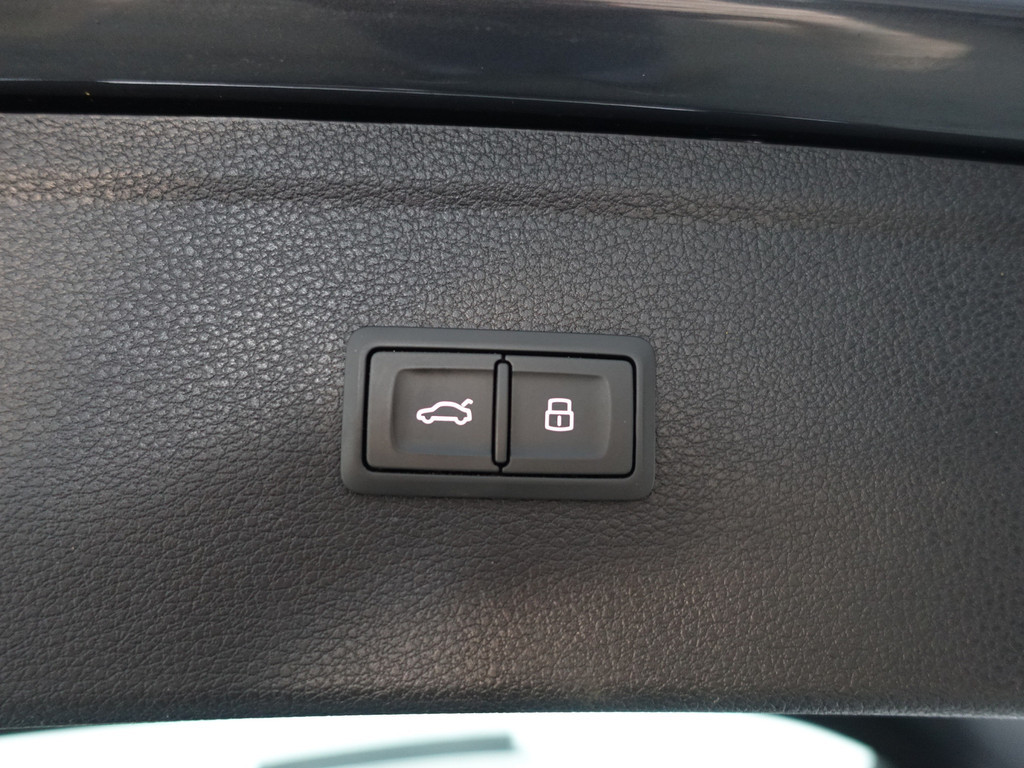 
								Audi Q5 45 TFSI Quattro S Line Aut- Panodak, Bang Olufsen, Memory, Standkachel, Keyless, Ada Cruise, Xenon Led vol									