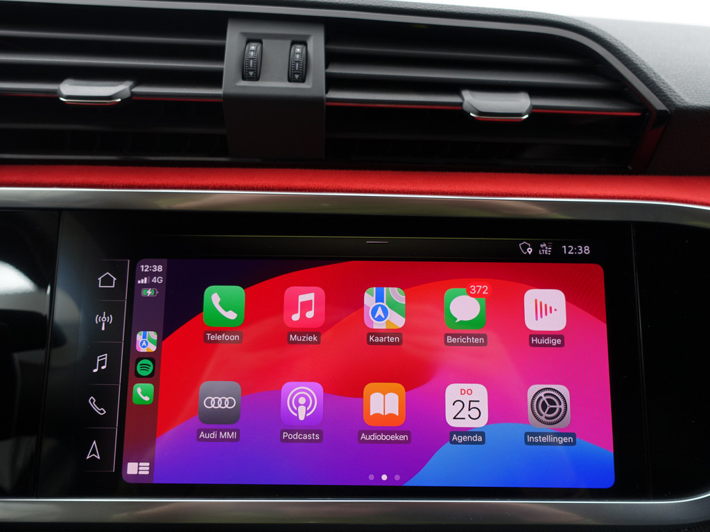 
Audi RSQ3 TFSI 400pk RS Dynamic+ Black Optic Aut- Carbon, Sfeerverlichting, Xenon Led Matrix, Keyless, Alcantara Afwerking, Ada Cruise vol									