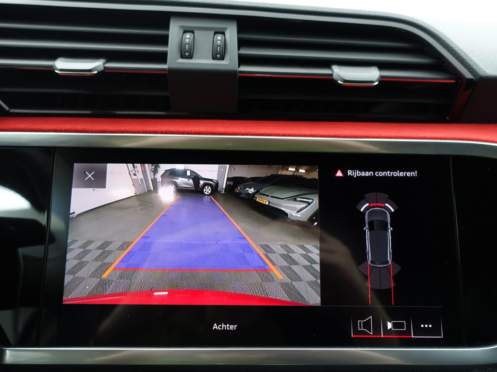 
Audi RSQ3 TFSI 400pk RS Dynamic+ Black Optic Aut- Carbon, Sfeerverlichting, Xenon Led Matrix, Keyless, Alcantara Afwerking, Ada Cruise vol									