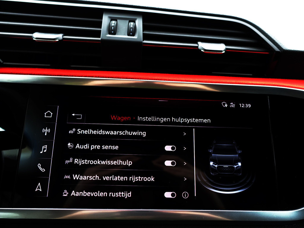 
Audi RSQ3 TFSI 400pk RS Dynamic+ Black Optic Aut- Carbon, Sfeerverlichting, Xenon Led Matrix, Keyless, Alcantara Afwerking, Ada Cruise vol									