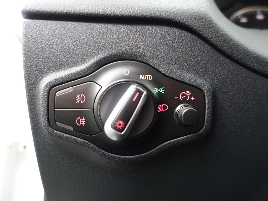 
								Audi Q5 2.0 TFSI Quattro S-line Aut- Xenon Led, Park Assist, Verlaagd, Stoelverwarming, Leder Interieur vol									