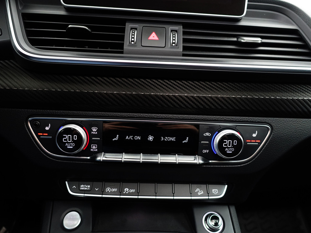 
Audi Q5 2.0 TFSI Quattro S Line Black Optic Aut- Panodak, Memory Seats, Dynamic Select, Carbon Pakket, Sfeerverlichting vol									