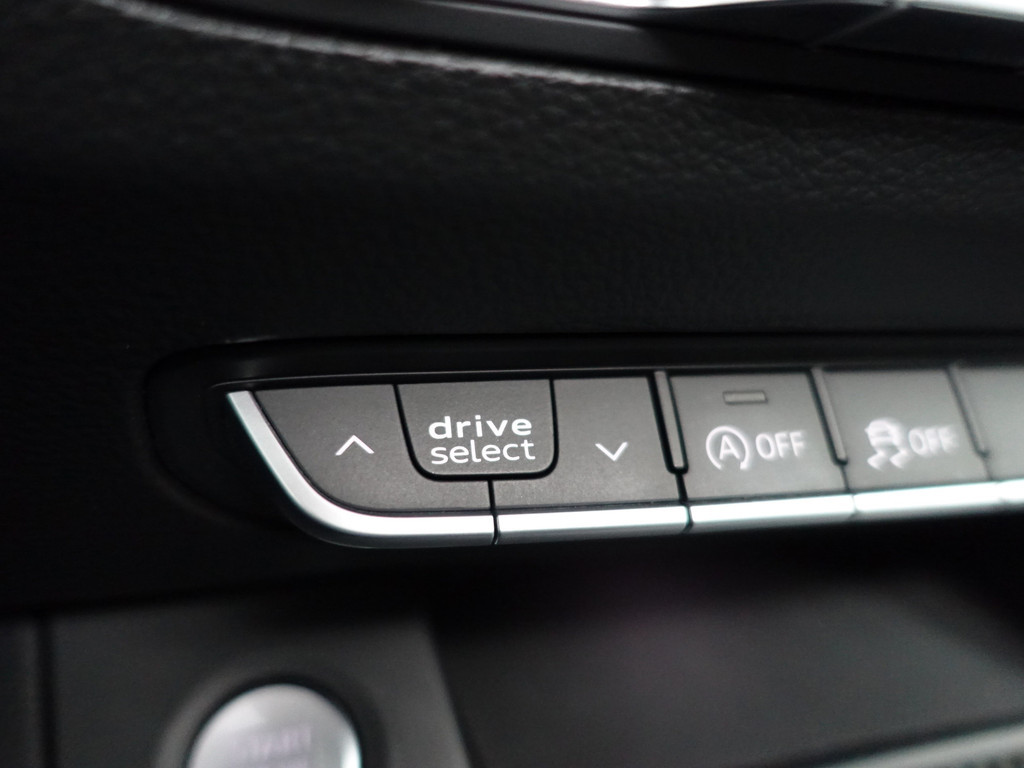 
Audi Q5 2.0 TFSI Quattro S Line Black Optic Aut- Panodak, Memory Seats, Dynamic Select, Carbon Pakket, Sfeerverlichting vol									