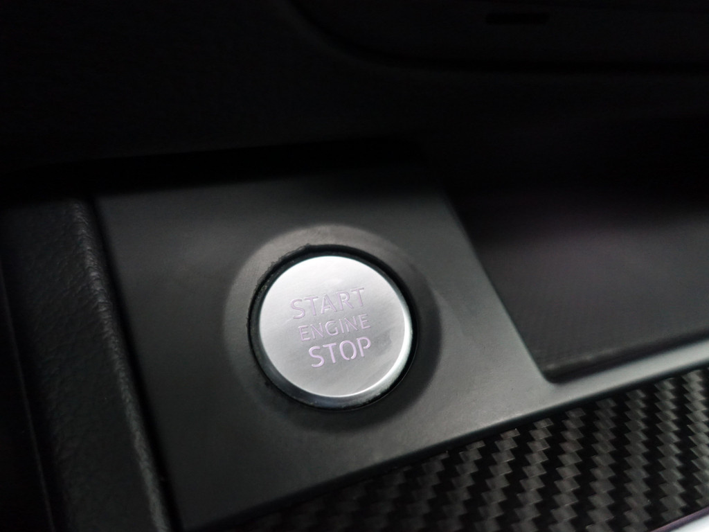 
Audi Q5 2.0 TFSI Quattro S Line Black Optic Aut- Panodak, Memory Seats, Dynamic Select, Carbon Pakket, Sfeerverlichting vol									