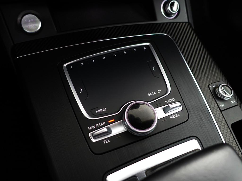 
Audi Q5 2.0 TFSI Quattro S Line Black Optic Aut- Panodak, Memory Seats, Dynamic Select, Carbon Pakket, Sfeerverlichting vol									