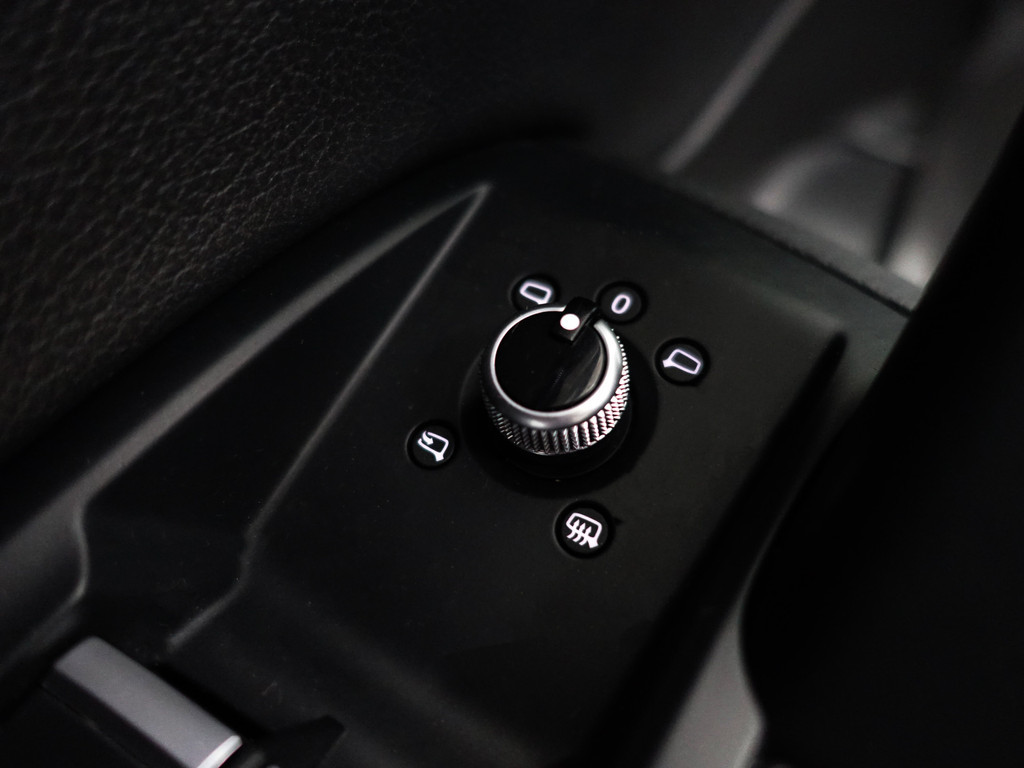 
Audi Q5 2.0 TFSI Quattro S Line Black Optic Aut- Panodak, Memory Seats, Dynamic Select, Carbon Pakket, Sfeerverlichting vol									