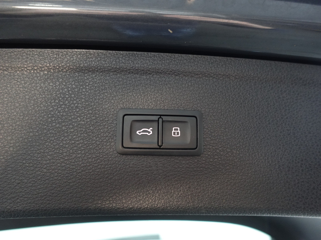 
Audi Q5 2.0 TFSI Quattro S Line Black Optic Aut- Panodak, Memory Seats, Dynamic Select, Carbon Pakket, Sfeerverlichting vol									