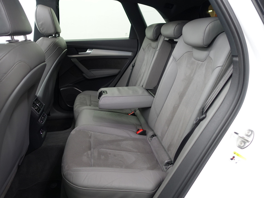 
								Audi Q5 3.0 TFSI SQ5 Quattro Competition Aut- Panodak, Standkachel, Keyless, Xenon Led, Alcantara Sport Interieur vol									