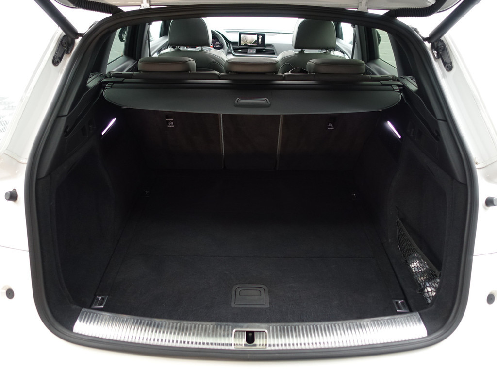 
								Audi Q5 3.0 TFSI SQ5 Quattro Competition Aut- Panodak, Standkachel, Keyless, Xenon Led, Alcantara Sport Interieur vol									