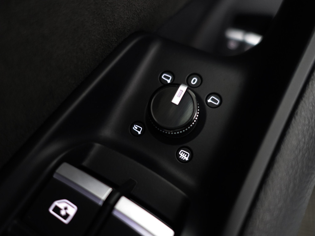
								Audi Q8 60 TFSI e Quattro S Competition- Night Vision, Stoelmassage, Stoelventilatie, Bang Olufsen, Head Up, Luchtvering vol									