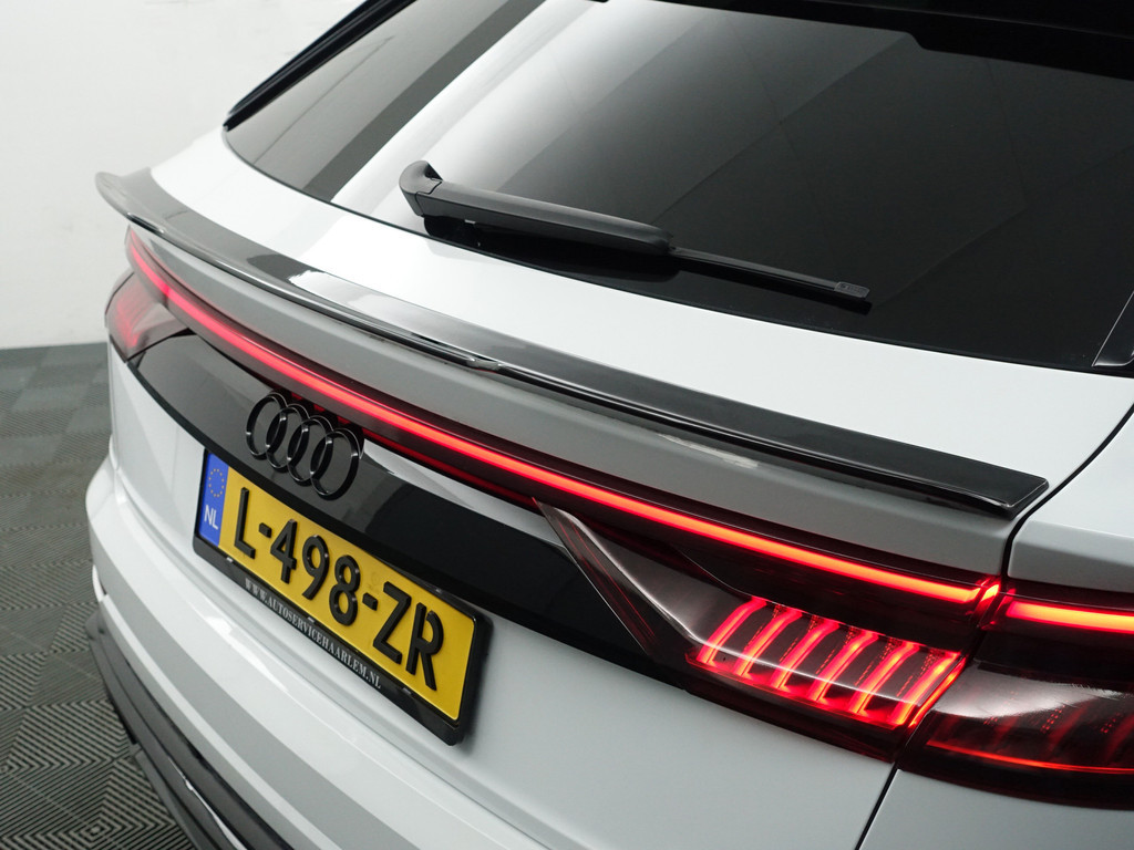 
								Audi Q8 60 TFSI e Quattro S Competition- Night Vision, Stoelmassage, Stoelventilatie, Bang Olufsen, Head Up, Luchtvering vol									