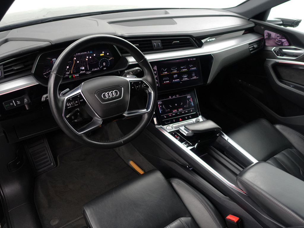 
								Audi e-tron e-tron 55 quattro advanced 95 kWh- Camera Spiegels, 2x Laadpoort, Panoramadak, 360 Camera, Sfeerverlichting, Memory vol									