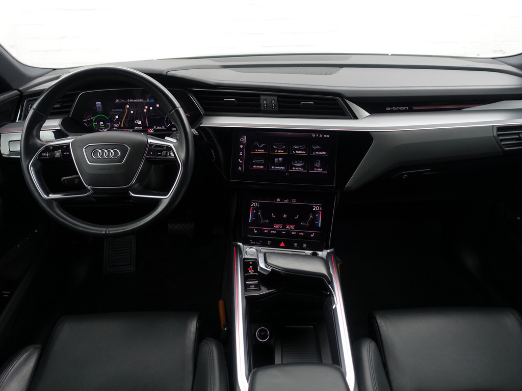 
								Audi e-tron e-tron 55 quattro advanced 95 kWh- Camera Spiegels, 2x Laadpoort, Panoramadak, 360 Camera, Sfeerverlichting, Memory vol									
