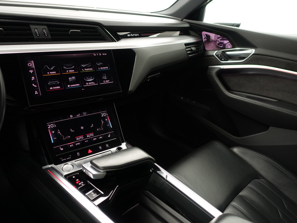 
								Audi e-tron e-tron 55 quattro advanced 95 kWh- Camera Spiegels, 2x Laadpoort, Panoramadak, 360 Camera, Sfeerverlichting, Memory vol									