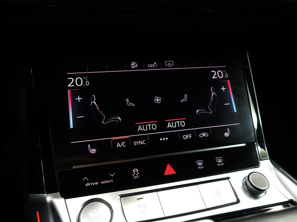 
								Audi e-tron e-tron 55 quattro advanced 95 kWh- Camera Spiegels, 2x Laadpoort, Panoramadak, 360 Camera, Sfeerverlichting, Memory vol									