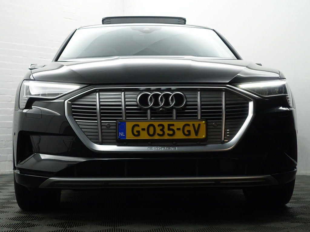 
								Audi e-tron e-tron 55 quattro advanced 95 kWh- Camera Spiegels, 2x Laadpoort, Panoramadak, 360 Camera, Sfeerverlichting, Memory vol									