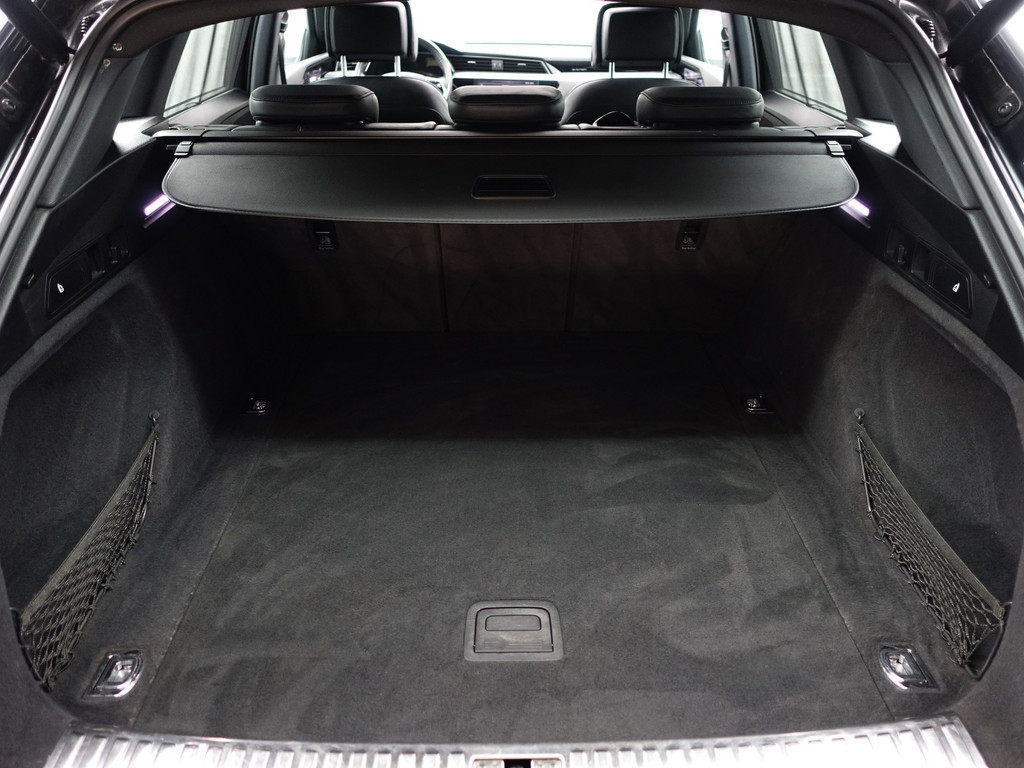 
								Audi e-tron e-tron 55 quattro advanced 95 kWh- Camera Spiegels, 2x Laadpoort, Panoramadak, 360 Camera, Sfeerverlichting, Memory vol									